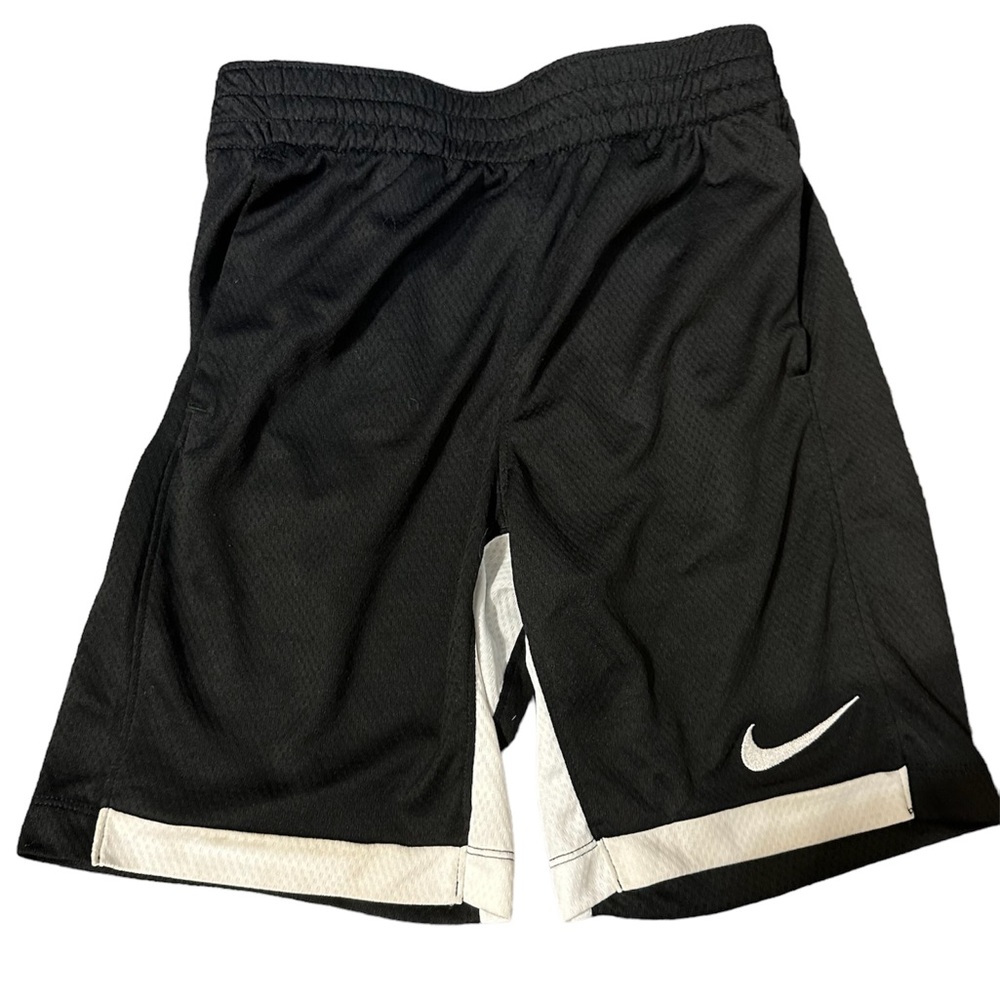 Boys Nike shorts size M